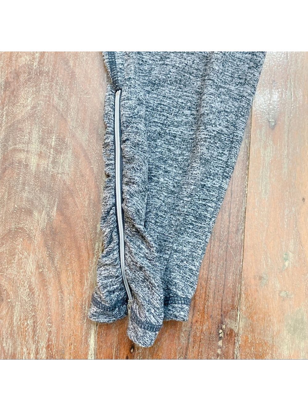Tangerine Gray Capri Leggings Ruched Zipper Sides Small - Picture 4 of 7